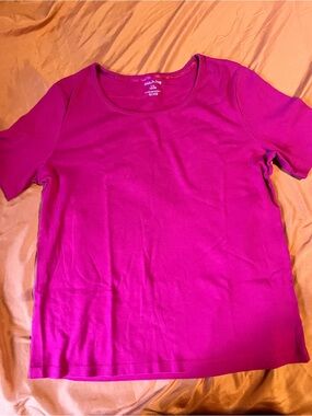 Women's Crew Neck Short Sleeve Top - Fuchsia Pink